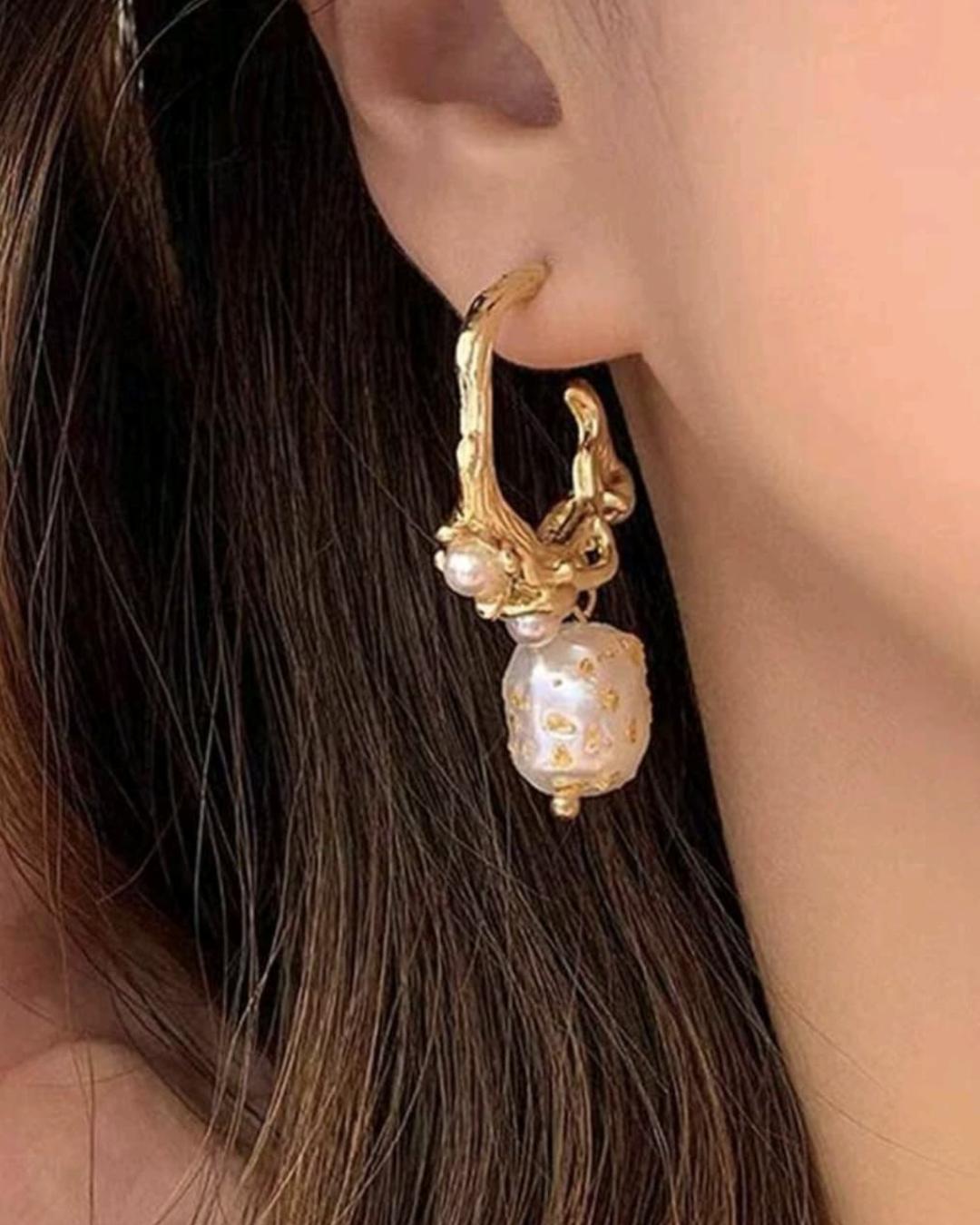 Vintage Luxurious Pearl Earrings