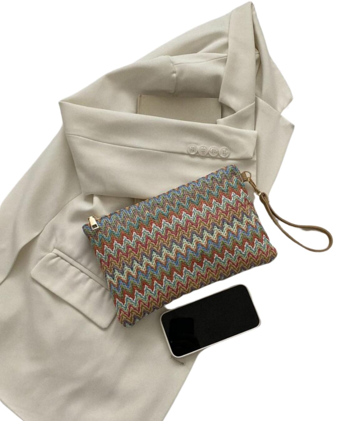 Woven Chevron Pattern Straw Bag With Wristlet