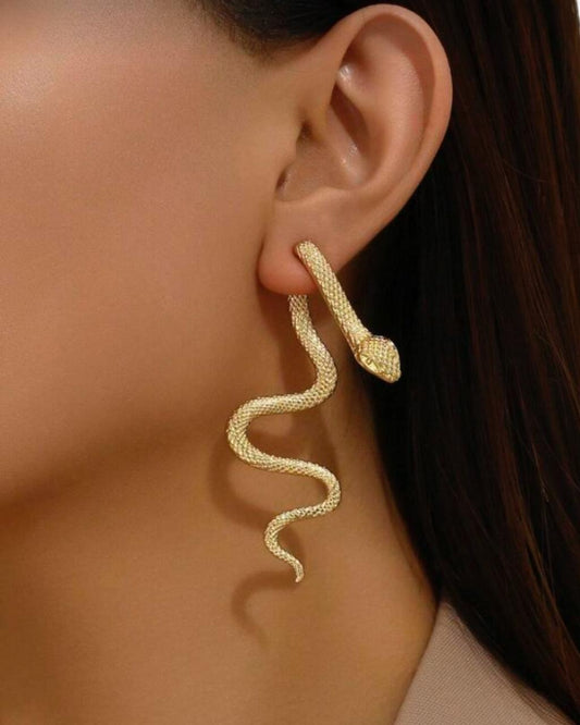 1 Pair Gold Patterned Snake Design Earrings