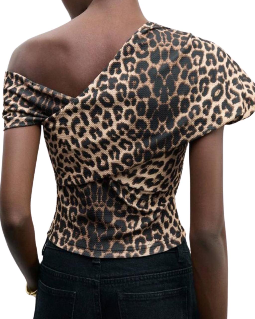 Leopard Print Oblique Shoulder Top