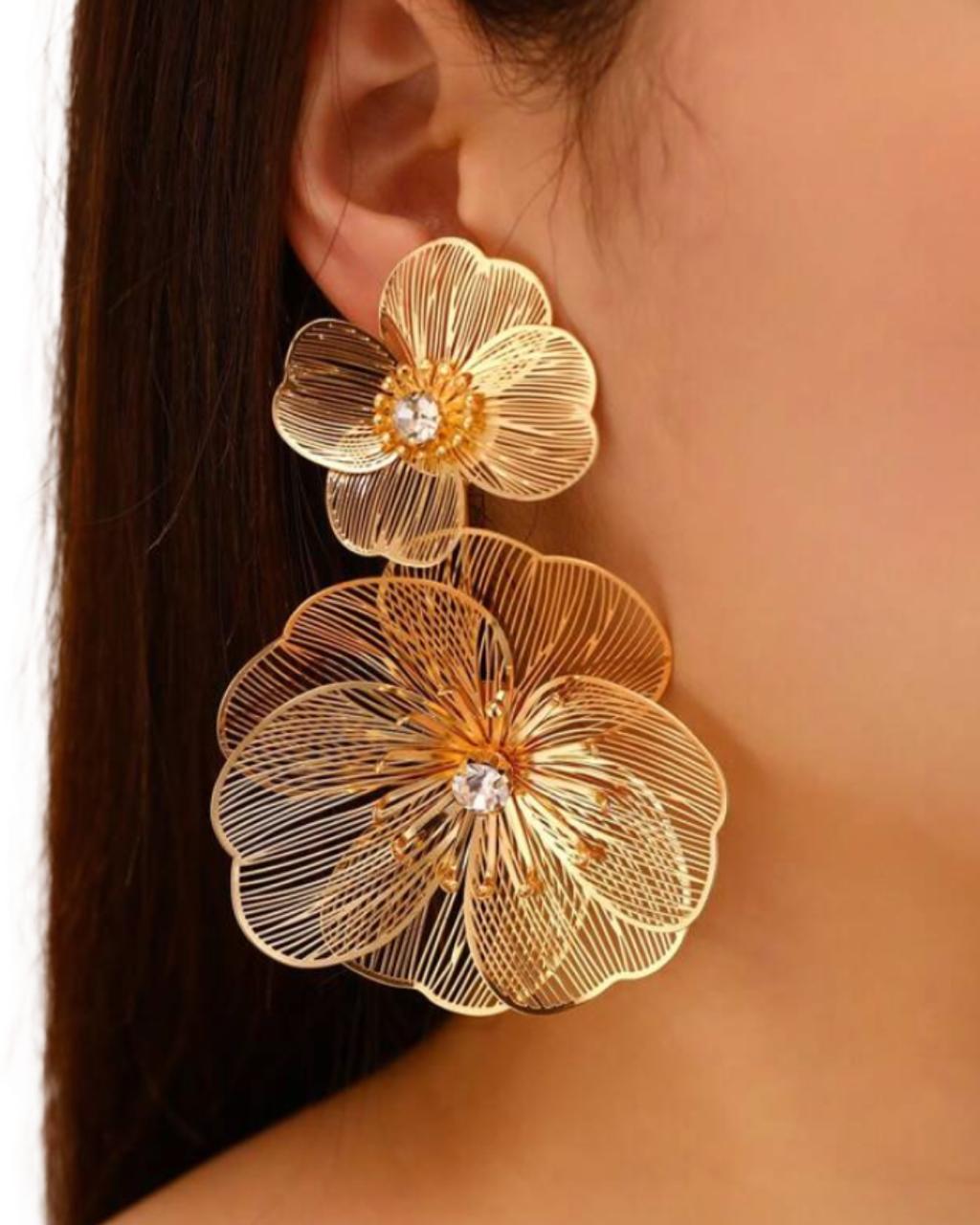1pair Hollow Flower Tassel Earrings