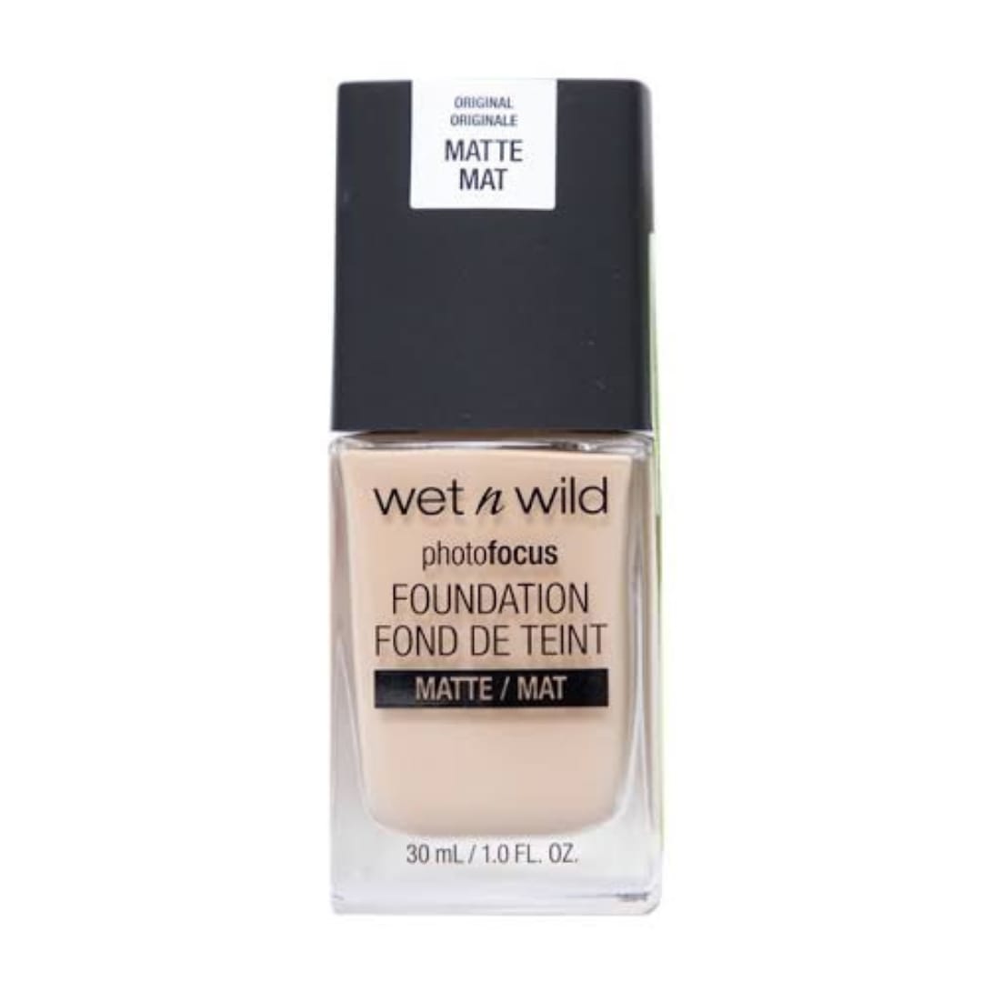 Wet n Wild Foundation Soft Beige Light Medium E365C - mymadstore.com
